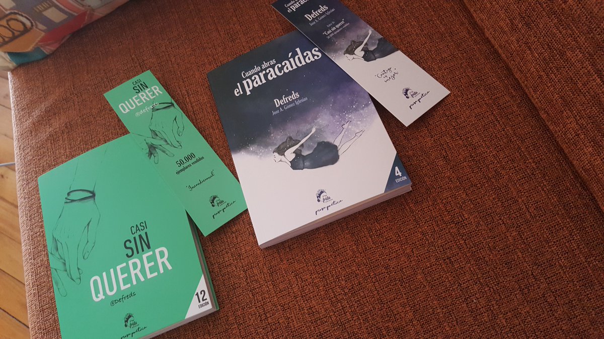 Defreds's tweet photo. Sorteo un pack de mis dos libros entre todas las personas que hagan retweet y sigan mi cuenta. Hasta las 00:00 https://t.co/LQyJ5MLbQZ