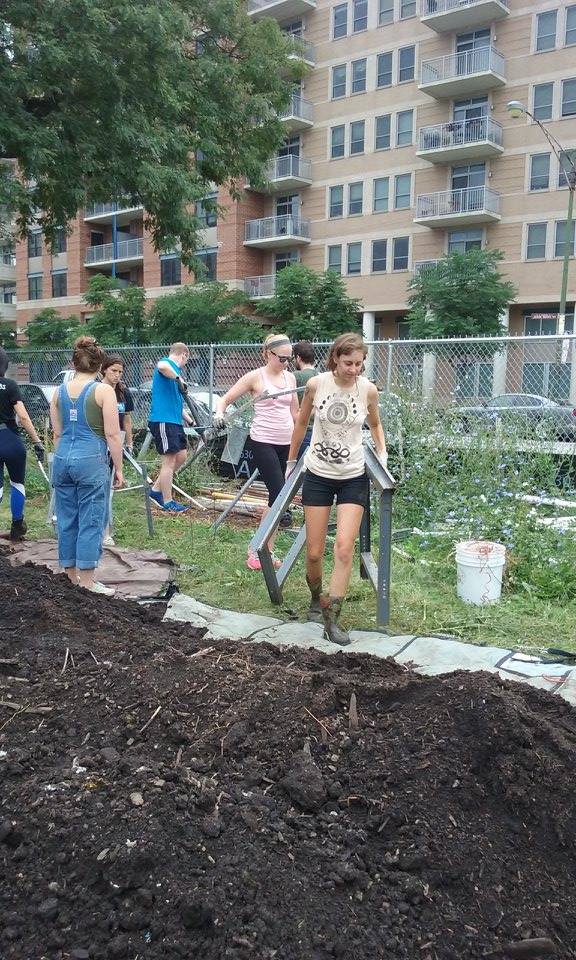 EPsChi's tweet photo. Recap: Chicago EPs make an impact @cityfarmchicago https://t.co/KyeLAqJ9Kd #urbanfarming #sustainability https://t.co/1Hn9fN5OcY