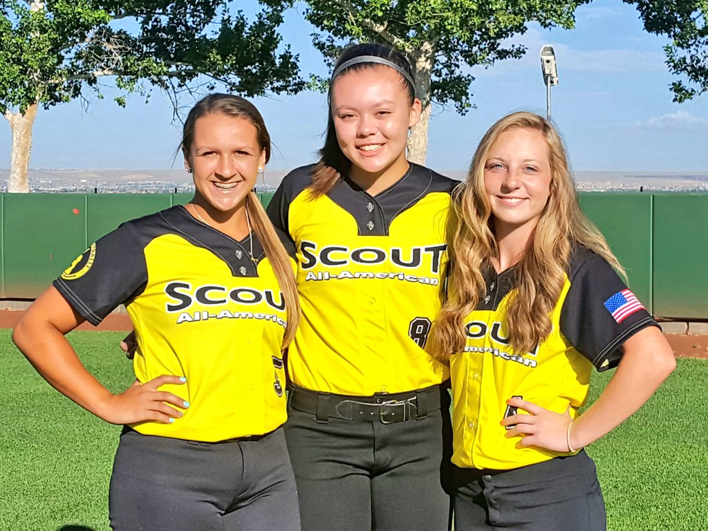amyh92's tweet photo. @IowaPremierFP representing IOWA at the @ScoutSoftball All-American Games in Albuquerque New Mexico #IPFNation πͺπβΎ https://t.co/xgaw4QjAz2