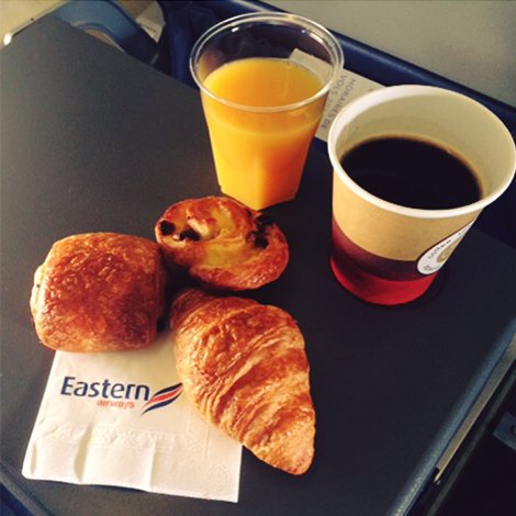 Eastern_Airways's tweet photo. Saviez-vous qu nous offrons des croissants et des viennoiseries de la boulangerie locale sur tous nos vols du matin? https://t.co/TuON0zcbXt