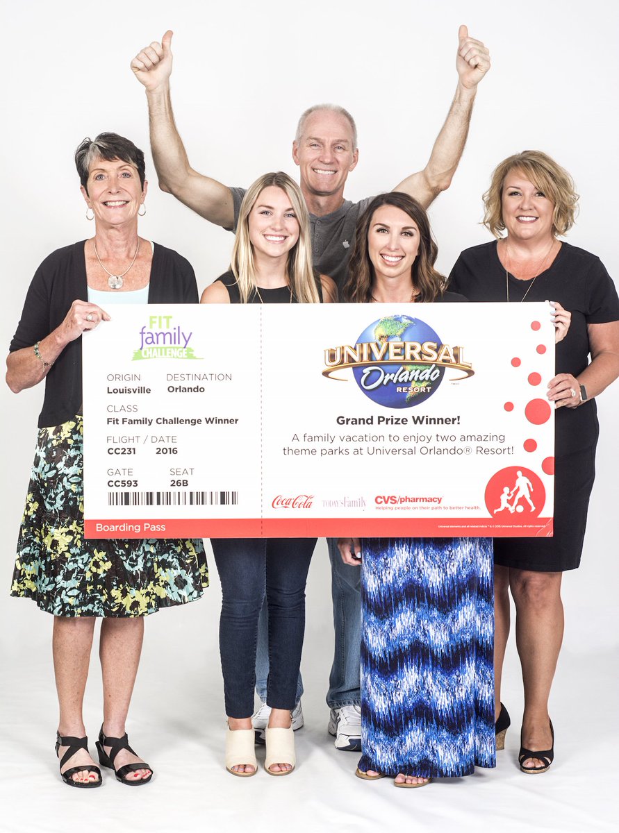 FitFamilySC's tweet image. The #FitFamilyChallenge winners The Browns of Kentucky. Have fun at #UniversalStudios  @CokeCCBCC @todaysfamilynow