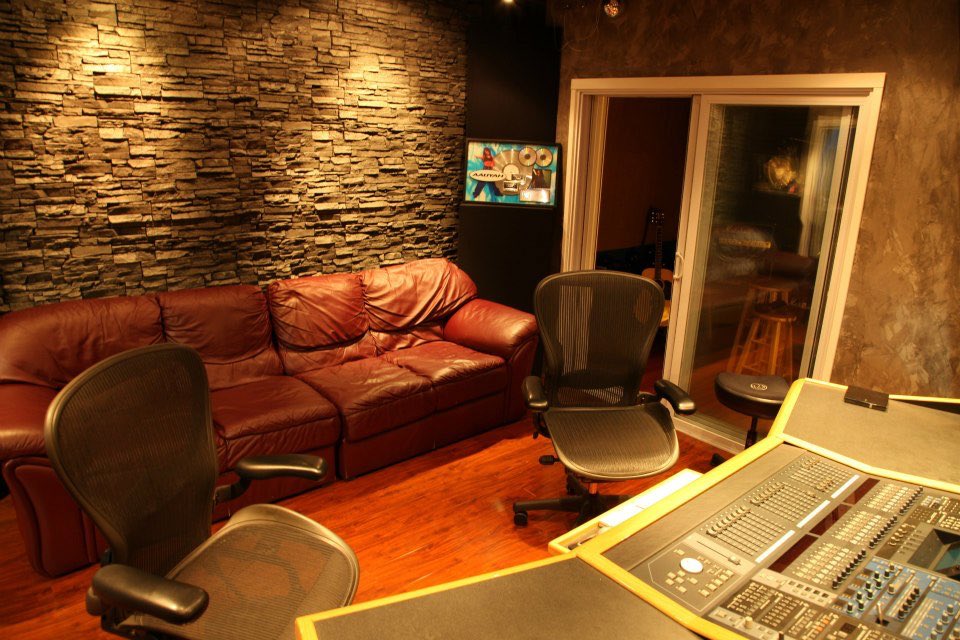 MStudioAtl's tweet image. RT if you know an artist looking for a new recording studio in Atlanta! #Buckhead #Midtown #Atl #MStudioATL
