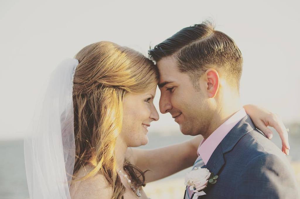 CompleteWayne's tweet image. Some couples totally forget about the cameras,our absolute favorite moments! 
#whatcamera #weddingphotos #weddingdr…