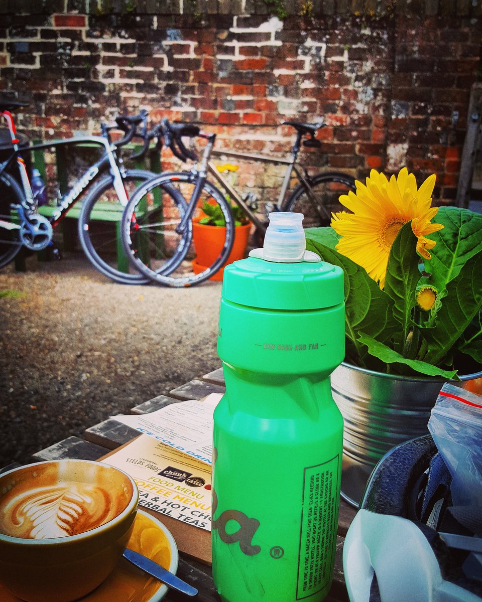 Lovely stop off &amp; flat white at <a href="/MettricksBeau/">Mettricks Beaulieu</a> nice to see new independent coffee shops starting up in #NewForest ⛾⛾