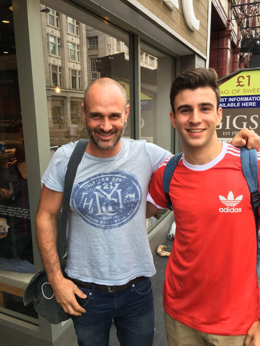 Jooorr_'s tweet photo. Best explorer ever @Ed_Stafford https://t.co/QNK0mt2Q2d