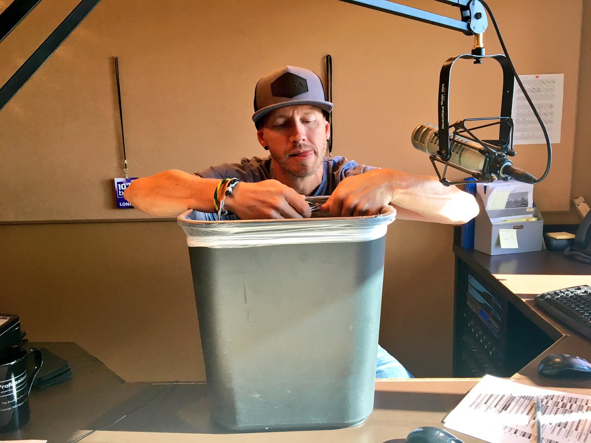 Meg Sinclair tweet media