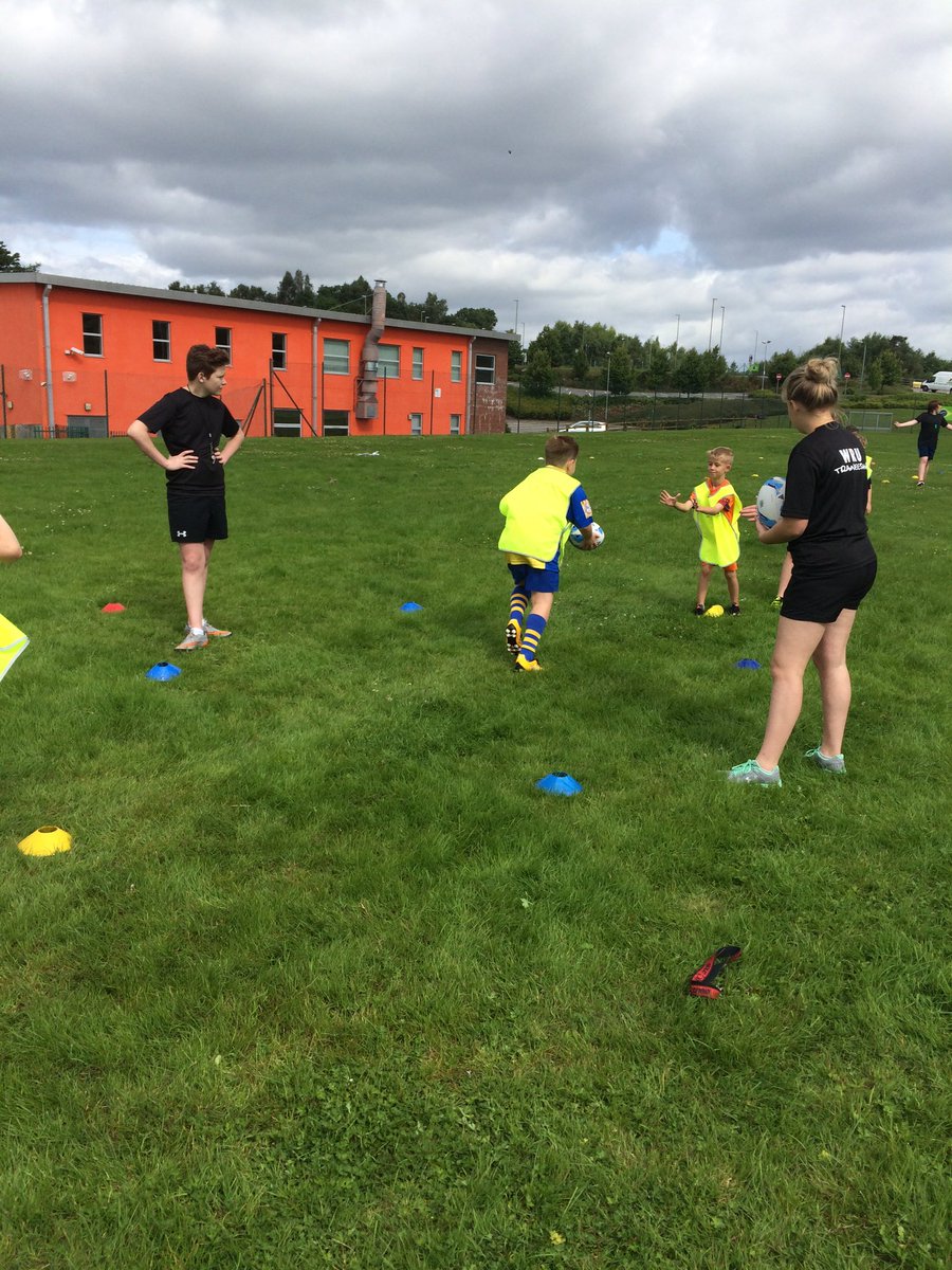 RugbyHeolddu's tweet photo. Great first day of the WRU traineeships rugby camp #getinspired @WRU_Community https://t.co/YEx2rlNVEa
