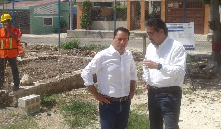 Merida_Noticias's tweet photo. #NoticiasMérida "Busca Ayuntamiento de Mérida reducir tiempo de respuesta de bacheo" Más: https://t.co/HbogcjmChy https://t.co/RXFkIFI695