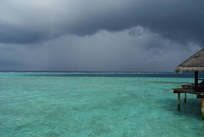 photolipee's tweet photo. #maldives #rannalhi #atoll #oceanindien #sea #sky #cloud #orage #storm #indianocean #lagon #lagoon @visitmaldives https://t.co/MPypbmJcZU