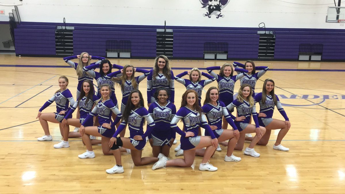 AmeriJarred's tweet photo. Picture Day at Riverview HighSchool #goraiders #ownthesidelines https://t.co/0FuTv680ZM