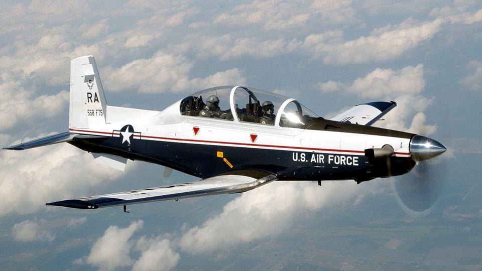 El Gobierno comprará 24 aviones para frenar a los narcos bit.ly/2aX9vMT