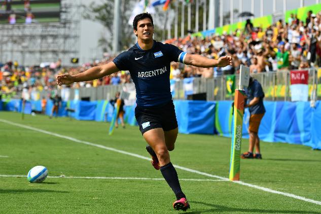 El festejo de <a href="/tutemoroni/">Matias Moroni</a> tras marcar el try de la victoria. vía <a href="/WorldRugby/">World Rugby</a> #Rugby7s #rugby