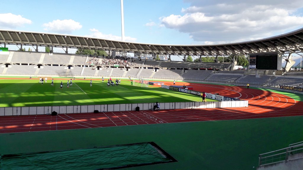 Coupe de la Ligue : Paris FC - Red Star FC  Cpbrc8mXgAEio4y