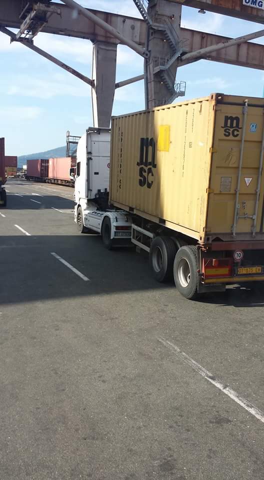 BaldiFanpage's tweet photo. Buon  serata  oggi  container  @TIRitaly @DENTILogistica @Ricardo_730 @victorleveque28 @lew_hunter @soncamiones https://t.co/pnfVz9nt62