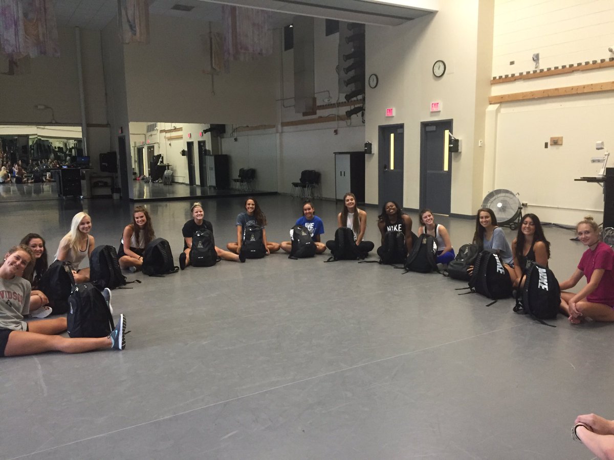 AppStateDT's tweet image. Starting the first day of practice off with revealing the new gear 💛👯