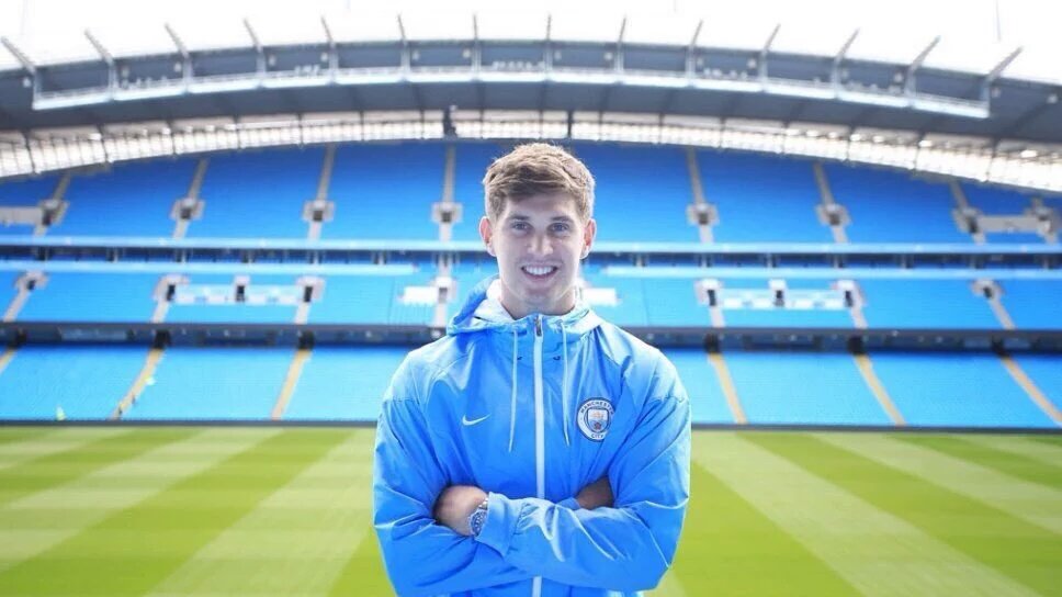 dwitamaaaa's tweet photo. OFFICIAL: John Stones has signed for Manchester City on a 6-year deal. #WelcomeStones https://t.co/w9ELCJSaYG