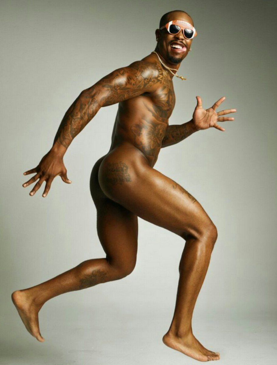 mcbfblog's tweet photo. Von Miller's Ass, Booty #Naked https://t.co/8leoy0RcrH