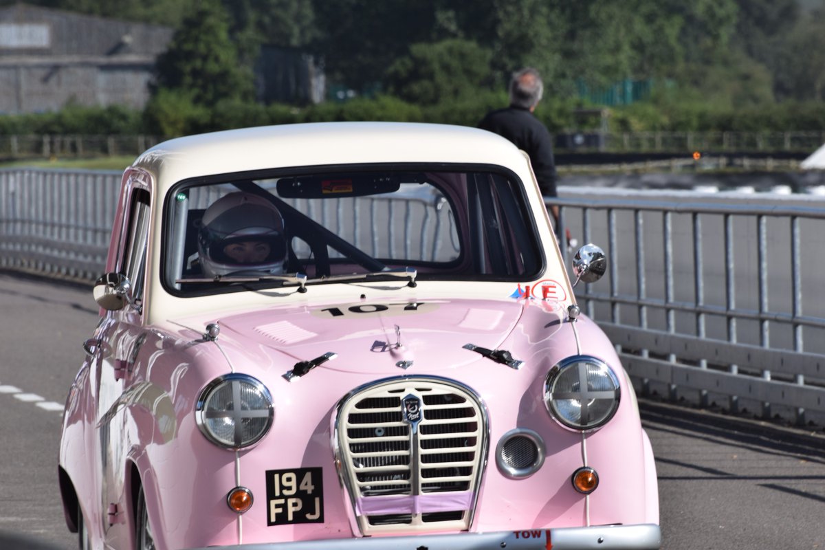 BurtSteveb66's tweet image. @MFranchitti Holly &amp;amp; #flyingcupcake today.