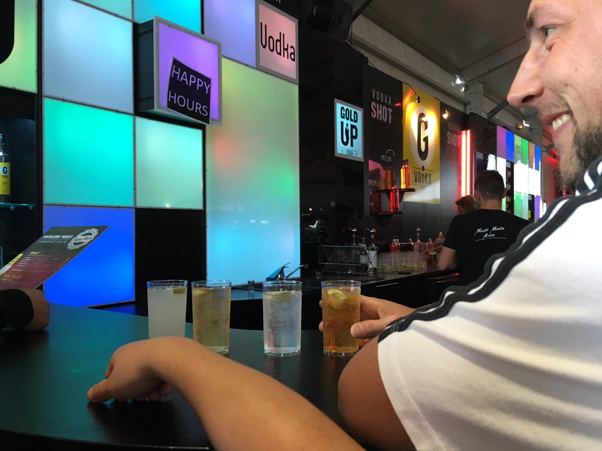 FoireColmar's tweet photo. #apero #FAVColmar #drinkalsace https://t.co/ELtqD6WA1y
