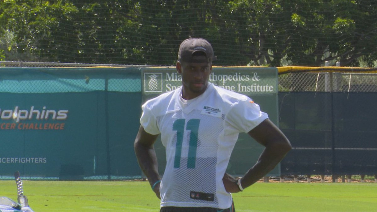 DeVante Parker was back at practice for the Dolphins... bit.ly/2bc0yyS?utm_me… https://t.co/8MSEt4uFOQ