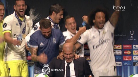 vijaymajha's tweet photo. THEY LOVE IT...SOME THINGS NEVER CHANGE #HalaMadrid @realmadriden @SergioRamos #SuperCup #rmsev #RealMadrid https://t.co/OJCj2ot6nV