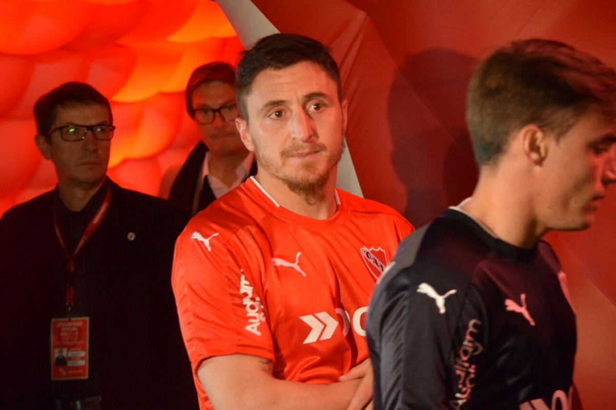 rsvolpi's tweet photo. Nueva camiseta titular y suplente de #Independiente para esta temporada. https://t.co/w15KwNADCY