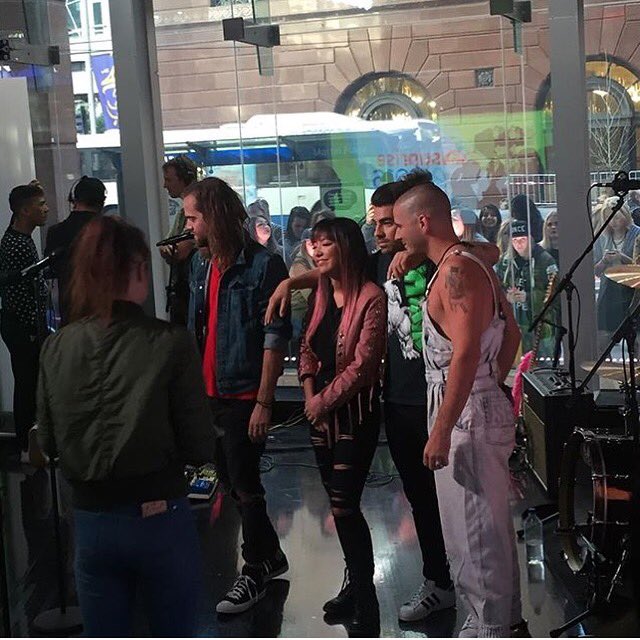 dnce_online tweet picture