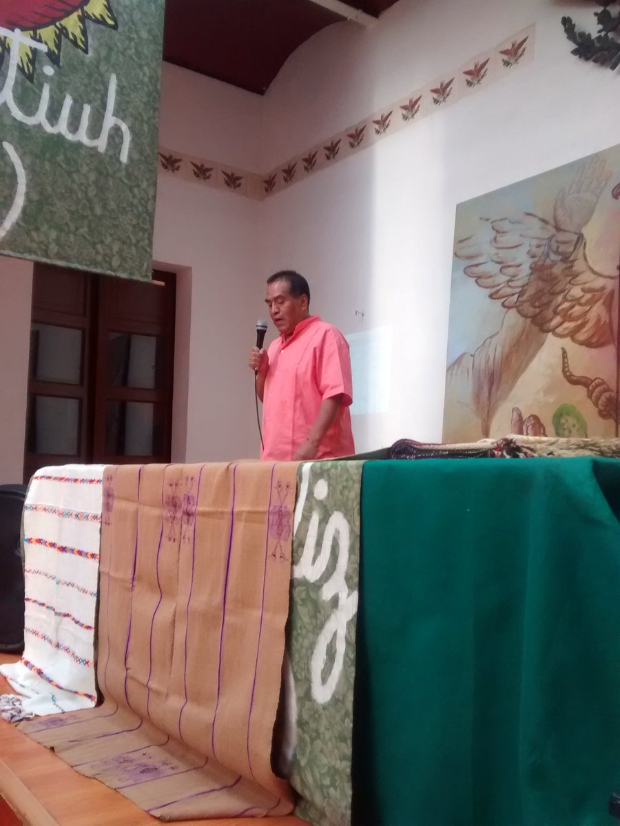 CcIVRepublica's tweet photo. Maestro y arqueólogo Jorge Antonio Miguel, conferencia Mixtecos pueblos indígenas de Oaxaca. https://t.co/exHV3d4CG3