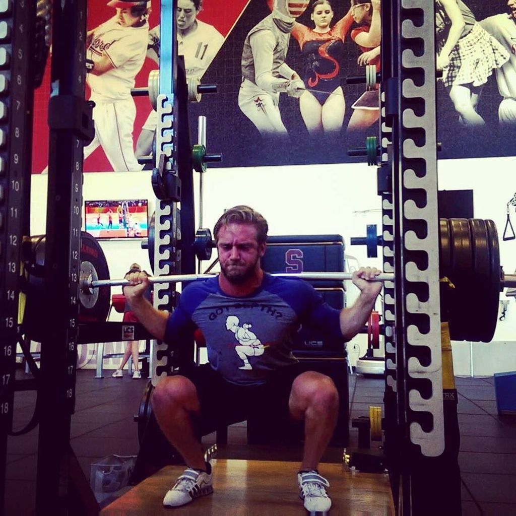 PCannonCastelli's tweet photo. Hey @rabfitness, nice shirt! #gotdepth folks? 180 kilos (396 lbs) for 8 reps of no-no-no #… https://t.co/l9rxBRgCC1 https://t.co/98ZF5P7dW0
