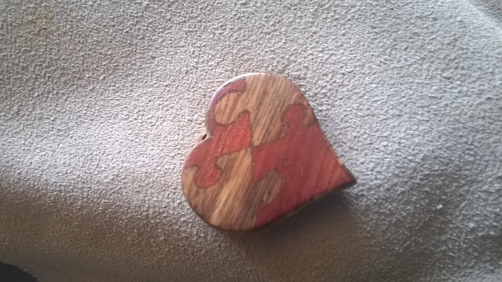 danmdd's tweet photo. I know a woman that is #apuzzle but she barely knows me. I guess I'll sell this instead. #haveaheart ❤ in#laid https://t.co/9G5a13auCq