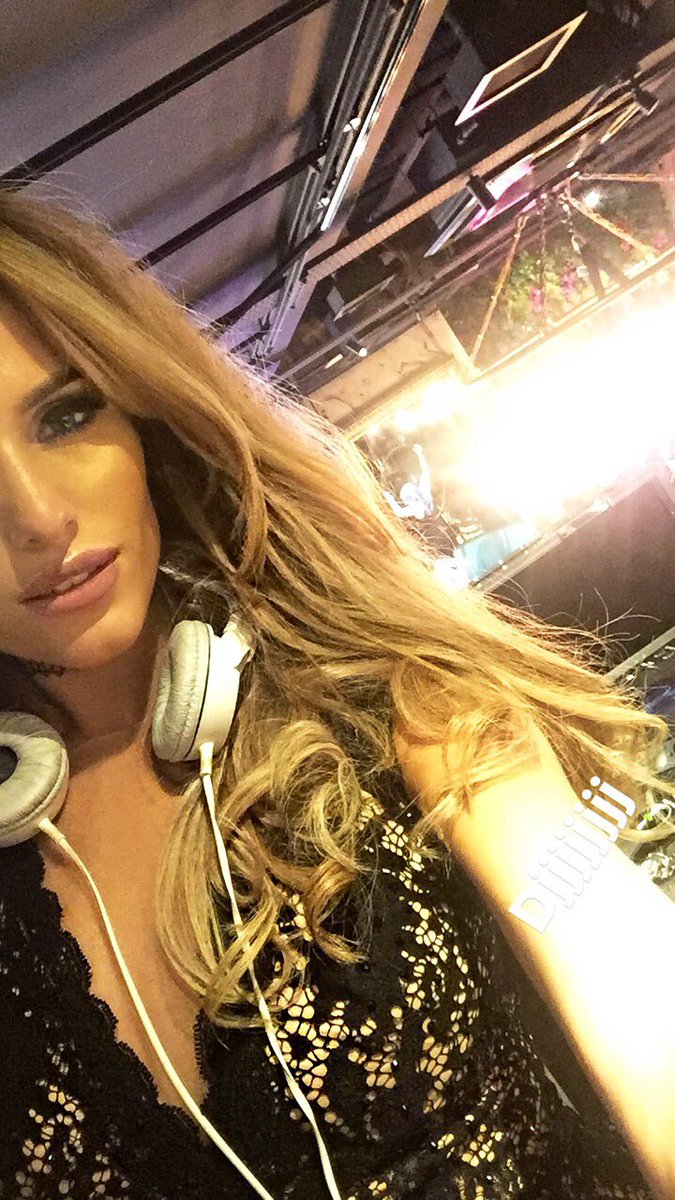 Helen_HH's tweet photo. My make up by the amazing @mmmmitchell @ThePoutPatrol tonight, Djing for @MenagerieMCR  @_ForeverUnique https://t.co/kzTbre1Ds6