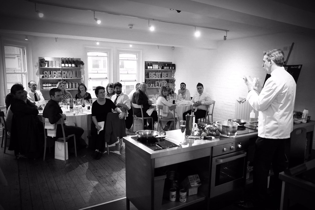 SineadDoyle's tweet photo. Great night with @SuperValuNI & #SuperValuChef @NoelMcMeel to launch #SVBestBeef @jamesstsouth @presseyephoto https://t.co/SYT3KUfG0V