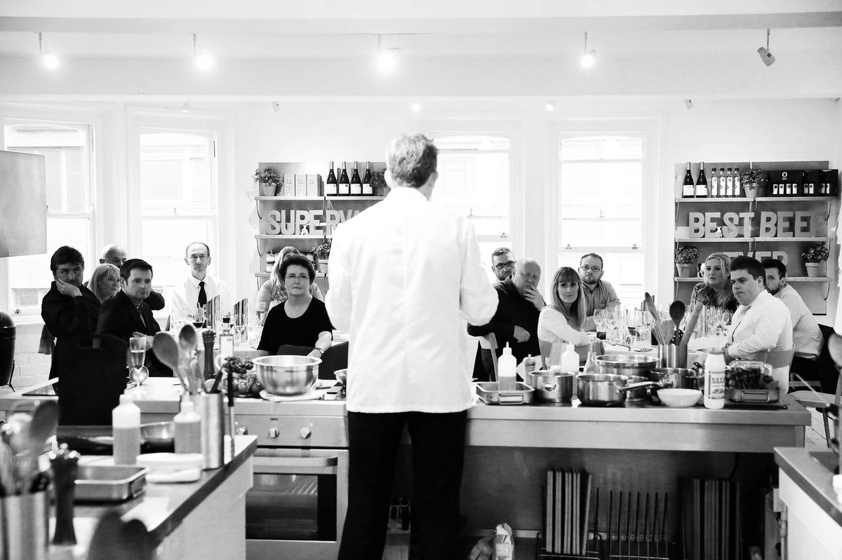 SineadDoyle's tweet photo. Great night with @SuperValuNI & #SuperValuChef @NoelMcMeel to launch #SVBestBeef @jamesstsouth @presseyephoto https://t.co/SYT3KUfG0V