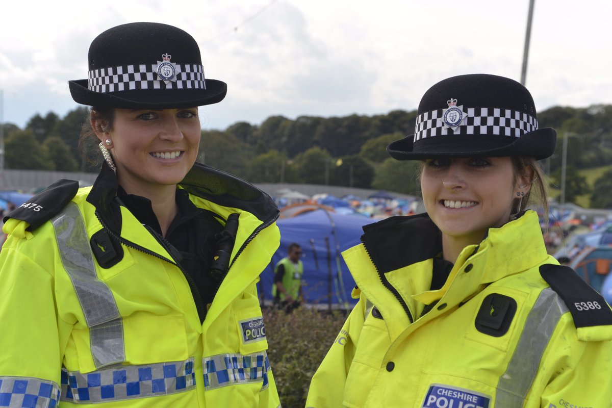 CreamfieldsCops's tweet photo. A few pics of us!! See you all soon! #Creamfields2016 #creamfieldsRewind #Creamfields https://t.co/oiWRm3LTwt