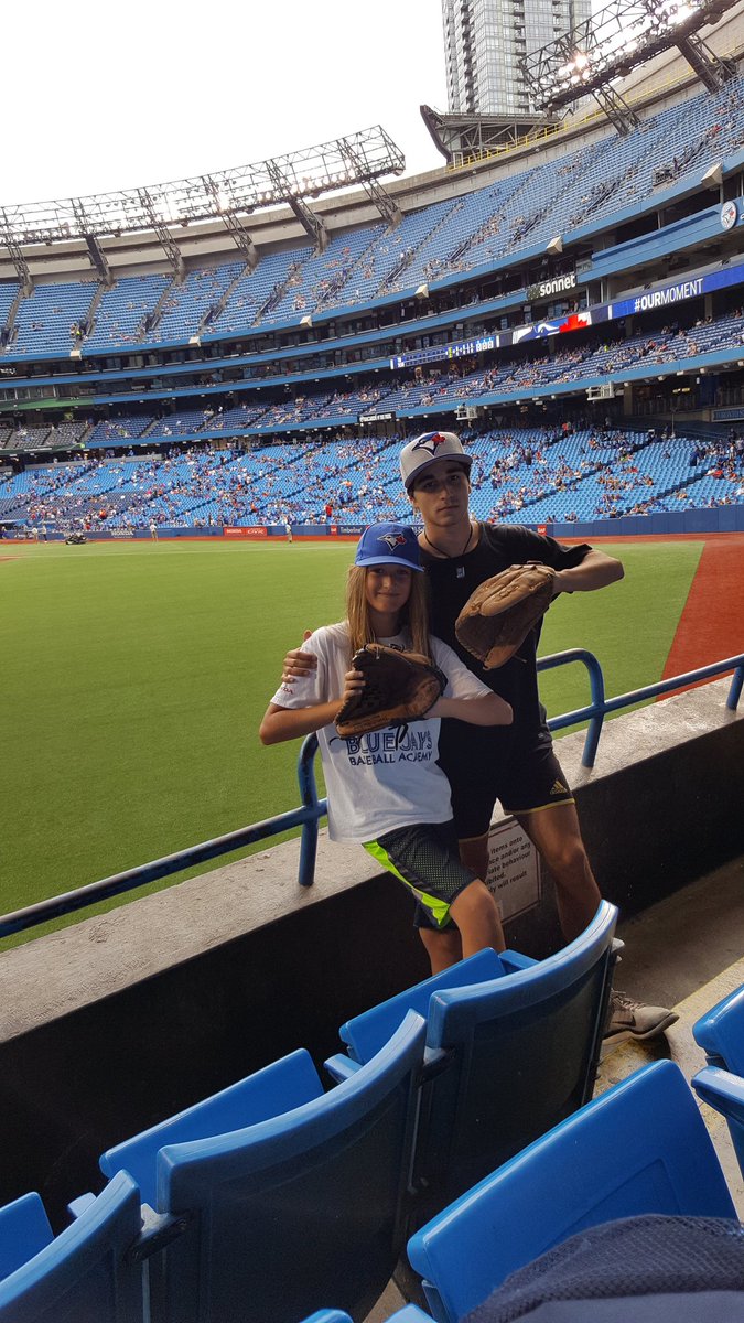 peppservices's tweet photo. Had to catch a Blue Jays game before returning to Spain! #ourmoment https://t.co/pgndNMyHyv