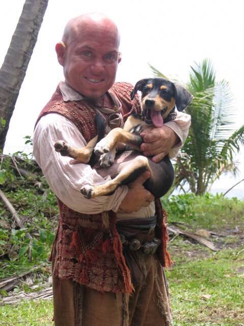MartinKlebba's tweet photo. With all this cuteness you might not noticed I'm holding a puppy.  😜😂 #supercite https://t.co/lcyNKncnFn