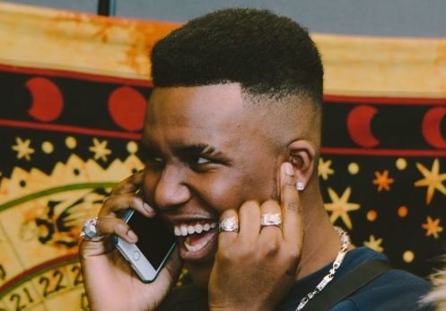 DefinitiveTaste's tweet photo. Novelist releases "Girls Around the World" » https://t.co/rCLBVzc8jS https://t.co/dy18fZk45e