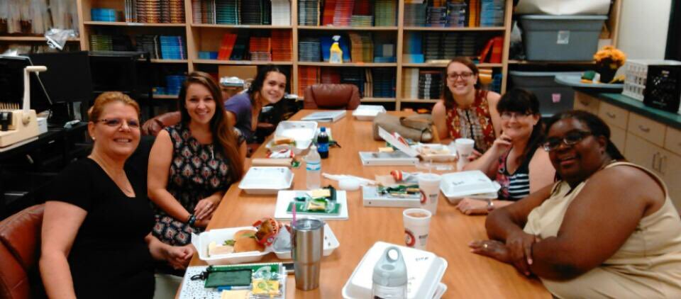 NMScougars's tweet photo. Welcome to Northside! New teachers celebrating with lunch and learn! #powerinthepaw https://t.co/pu2uYjplxr