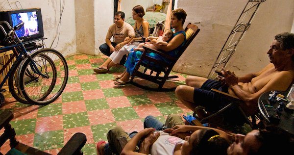 CJR's tweet photo. Seven signs Cuban media is moving toward openness https://t.co/jNGTrXocEC https://t.co/LtT4udOukP