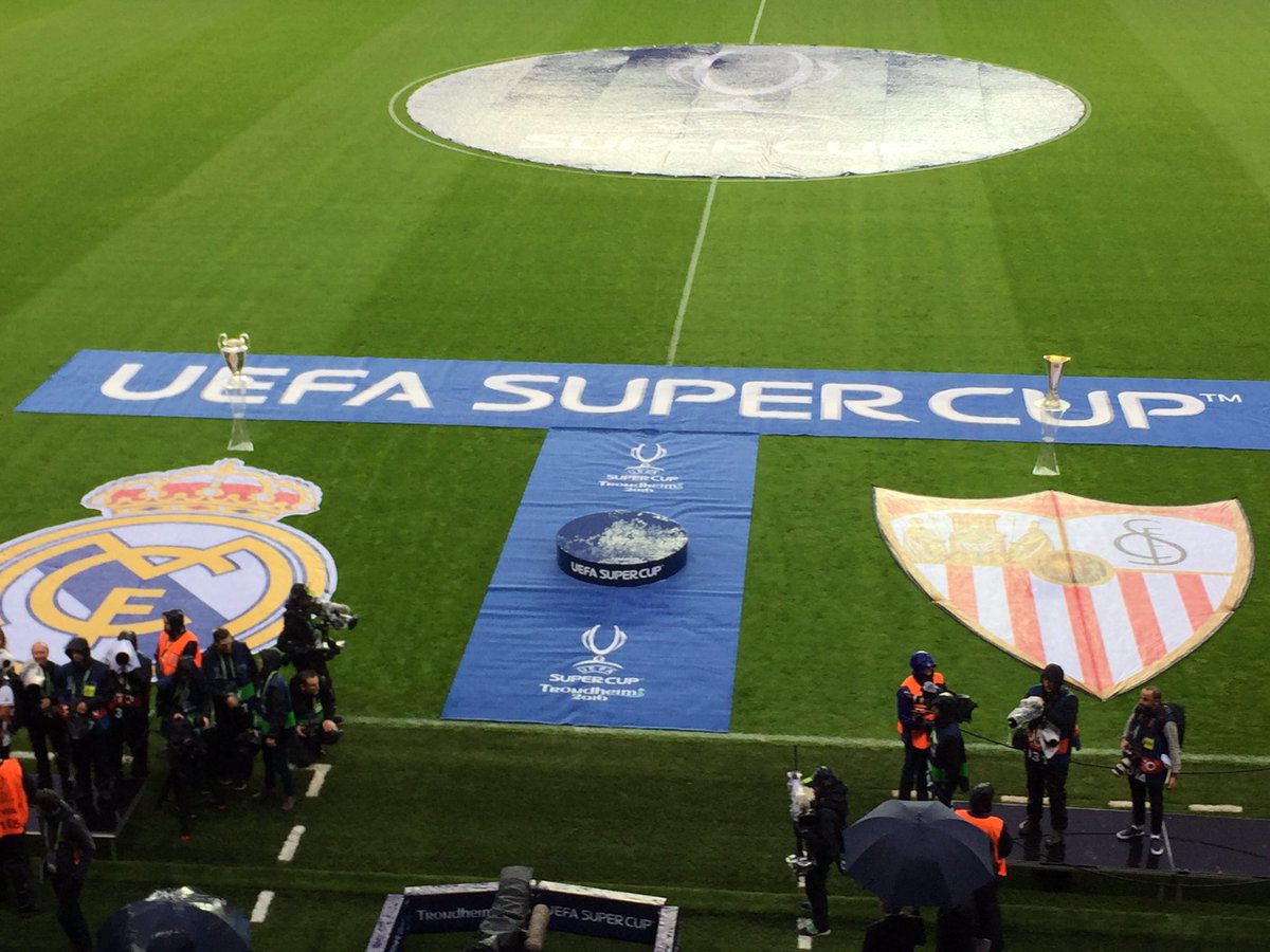 mistertransfer's tweet photo. Sa inceapa Supercupa! Au venit trofeele @realmadrid @SevillaFC https://t.co/H8DMeBbhPx