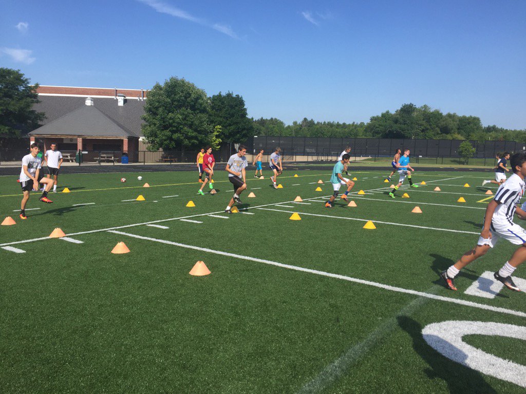 Oliviero21's tweet photo. @USMathletics @MilwaukeeWave HS Soccer Camp. Productive and successful program. #actionsshowcharacter https://t.co/Rsr9kRtqIm