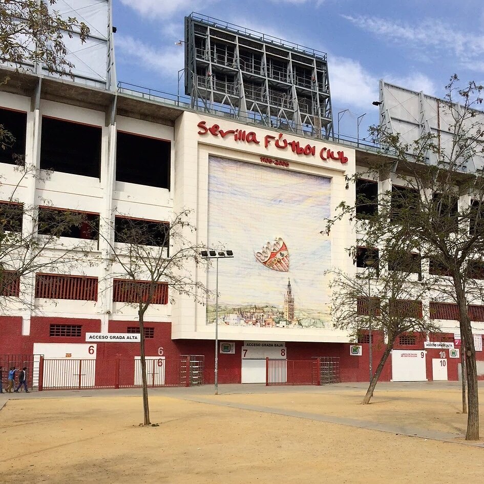 JhonKV62's tweet photo. Que pase lo que tenga que pasar, seguiremos queriéndote #SevillaFC un sentimiento, una pasión #vamosmisevilla https://t.co/CcE0w9O99H