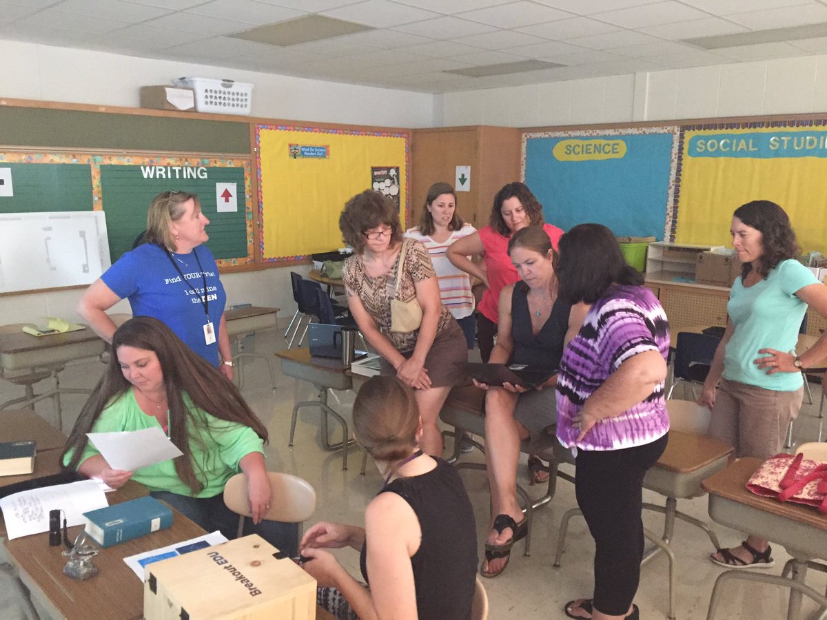 GauthierRebecca's tweet photo. The last clue to the last lock! #BreakoutEDU #sla16 https://t.co/XmZ5dSzcvj