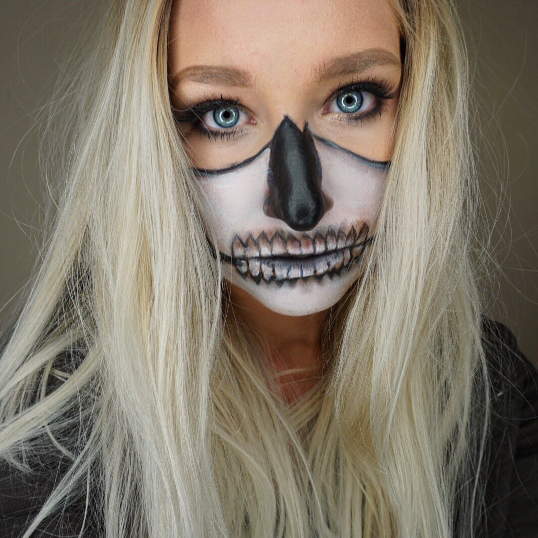 LexiGrieveMUA's tweet photo. Half skull 🕸 
#mua #halfskull #HamOnt #abhbrows https://t.co/kydyr0W4zt