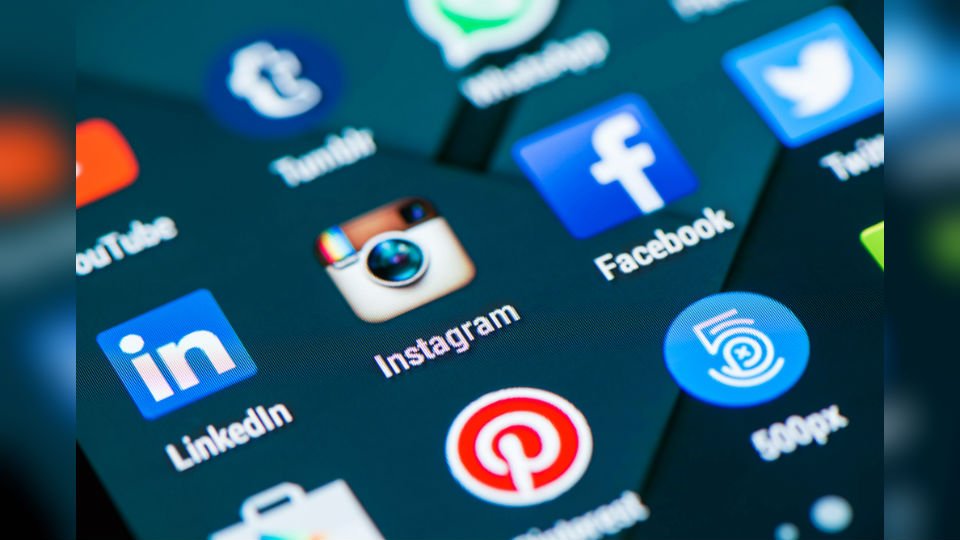 pautalibrelared's tweet photo. Las redes sociales preferidas por las famosas https://t.co/TZObfJS6ud #TalentoIntrusos https://t.co/1EYB5tudJi
