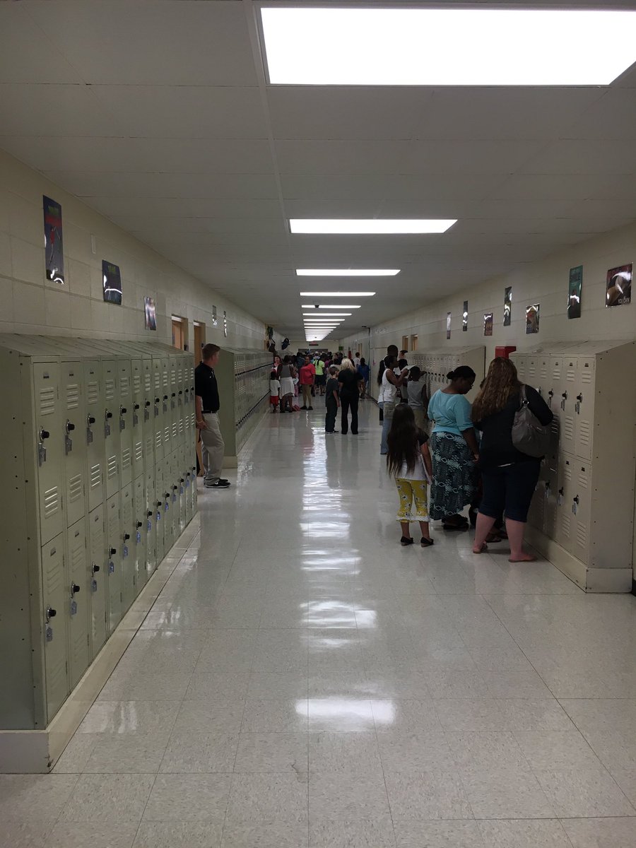 WMSSteamAcademy's tweet photo. Lots of excitement in the halls!!! #WMSpirit https://t.co/p8JywYcbPv