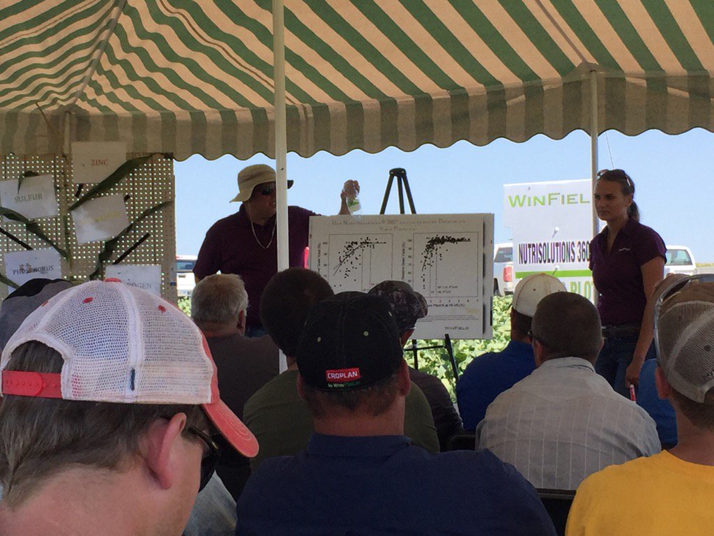 croplanman's tweet photo. #technology&amp;nutrition make the right decisions #H2O AnswerPlot great day to learn https://t.co/KHHQdpT53k