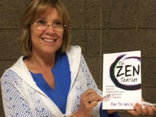 CentralMNLP's tweet photo. Lucky winners of some amazing books! @burgessdave @thezenteacher @gcouros @PaulSolarz @jedikermit #TechSummit16 https://t.co/4cyOw1ej8w