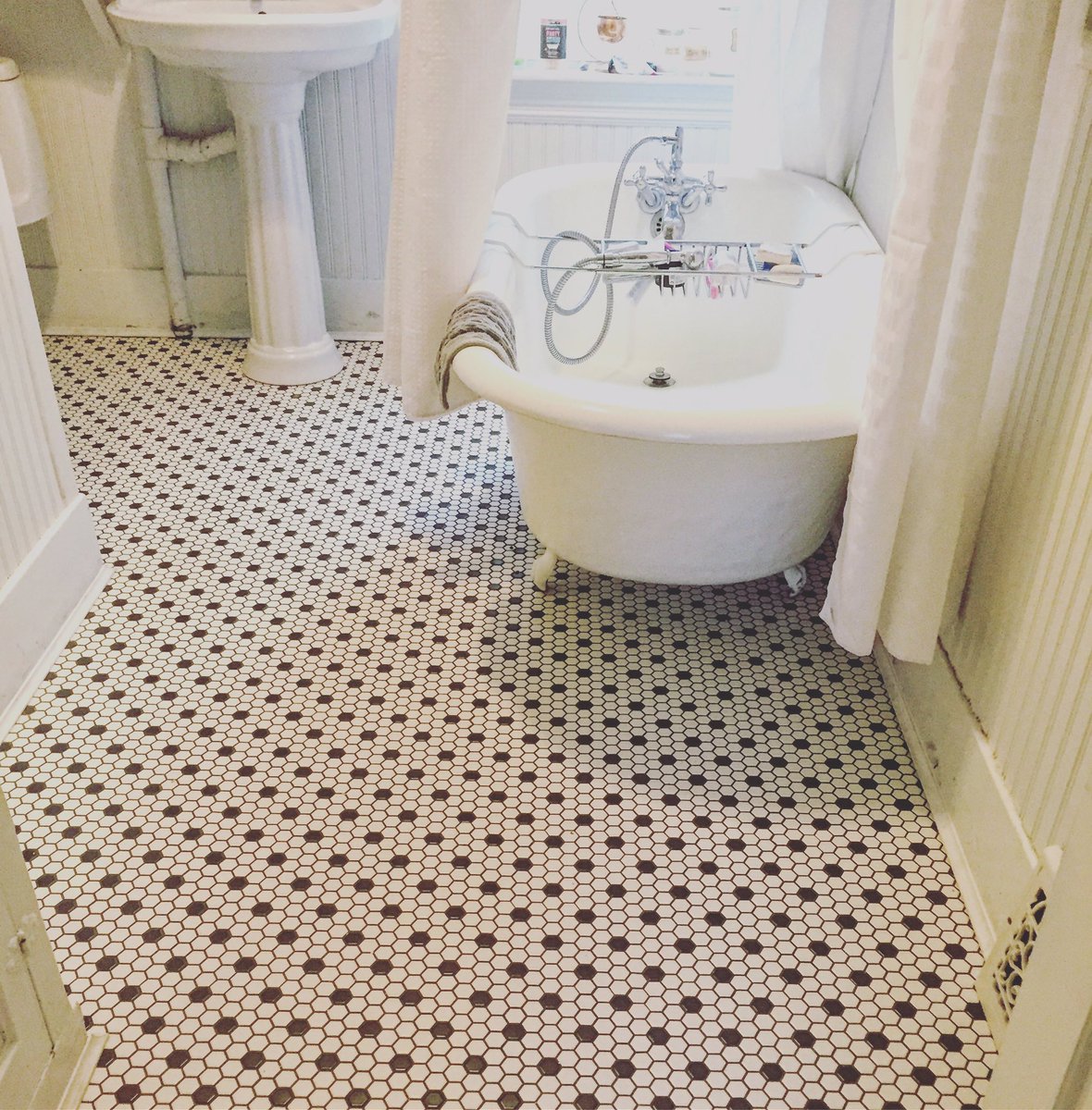 BraidFlooring's tweet photo. Some rooms require the classics. This home in #yxe retained its true style with this tile flooring installation https://t.co/VdJyDRnFxs