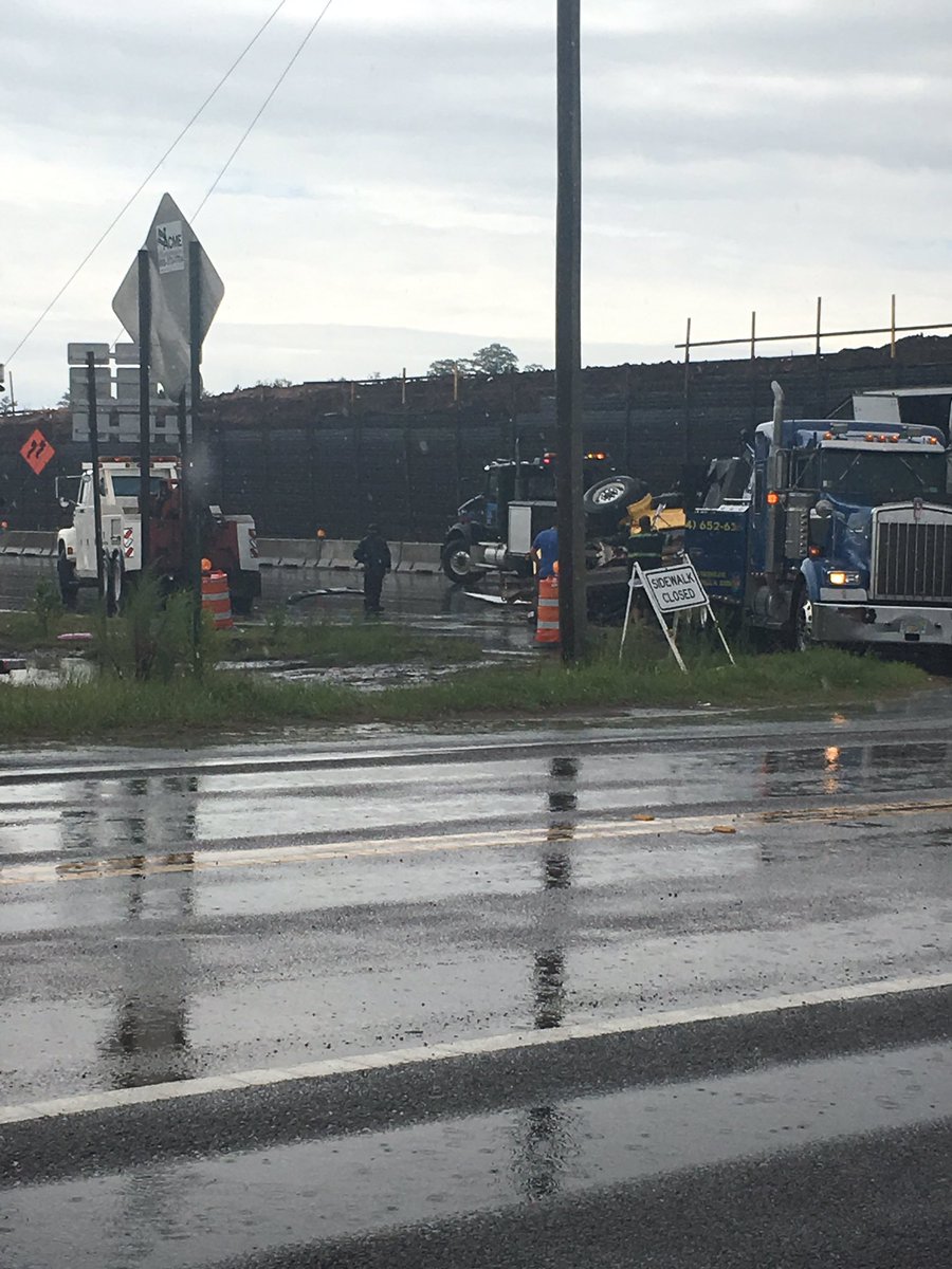KickersMom13's tweet photo. New world and Cecil commerce. Delays in area @WOKVNews https://t.co/qavZW6by7M